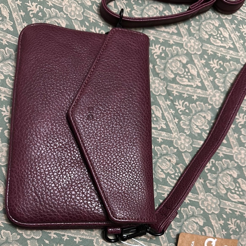 Chic Burgundy faux Leather Crossbody Bag